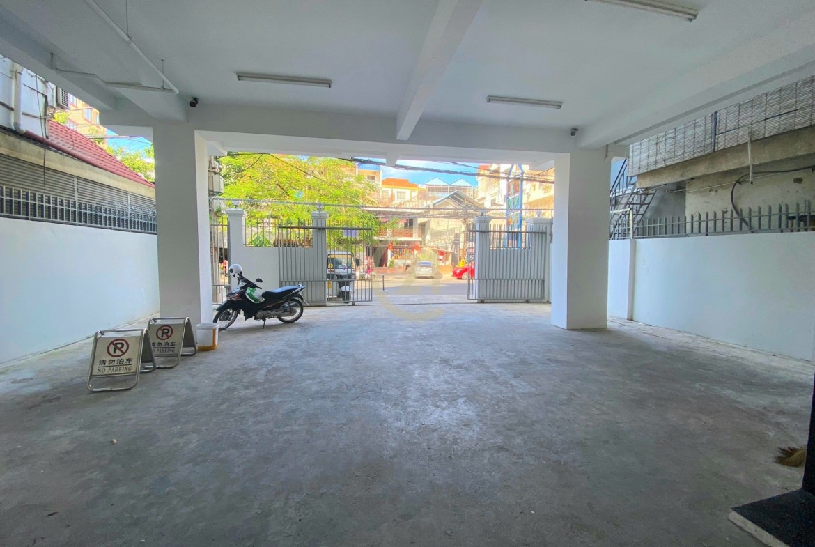 Mordern building for SALE at Tonle Bassac