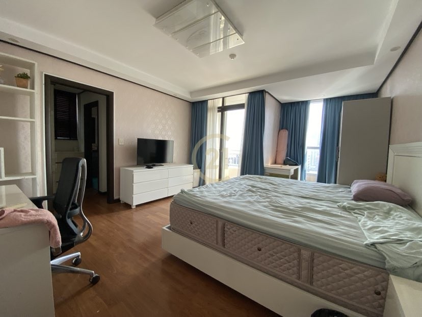 3 bedroom for rent in bKK1 area with fully furniture.