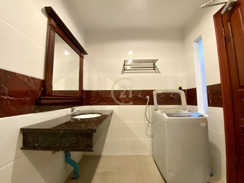 Nice 3 bedroom for rent in bkk1 area with fully furniture.