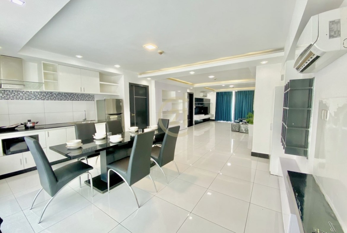 MODERN THREE BEDROOM FOR RENT