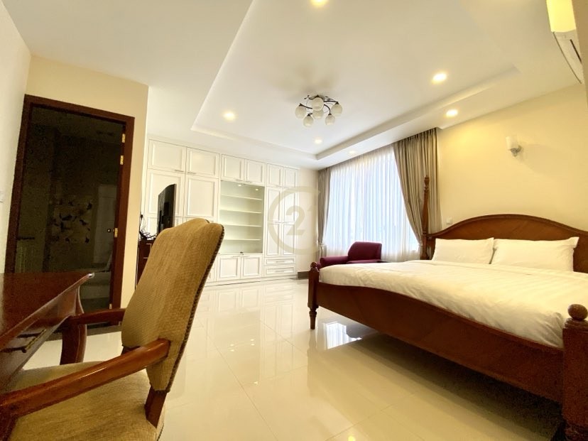 Nice 3 bedroom for rent in bkk1 area with fully furniture.