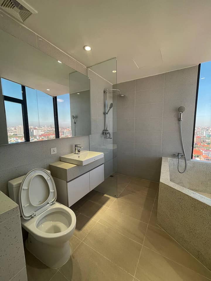 Brand new Condo for rent with fully furniture.