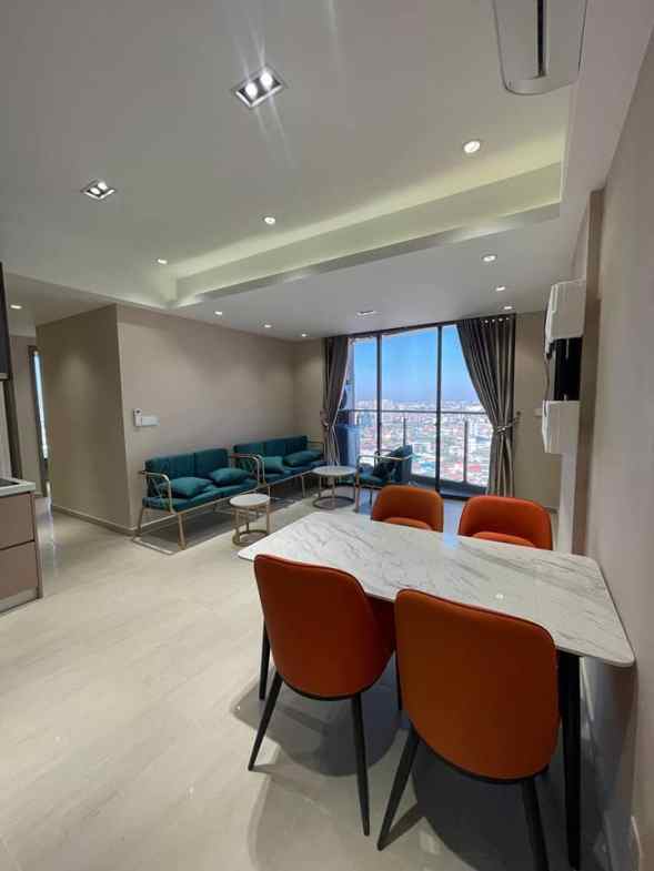 Brand new Condo for rent with fully furniture.