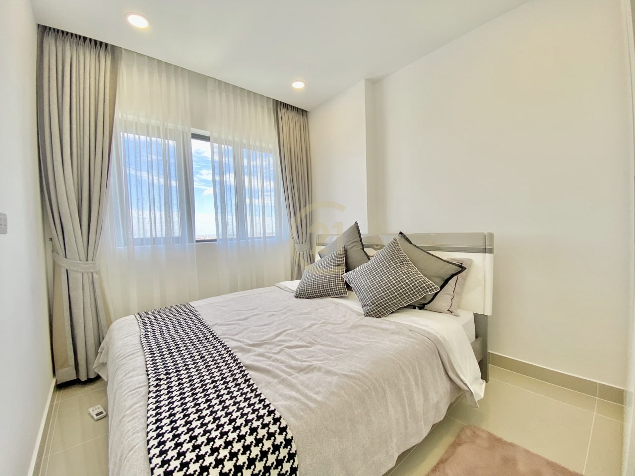 LUXERY TWO BEDROOM FOR RENT