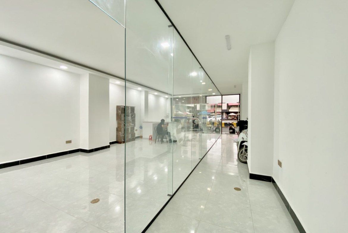 Shophouse for rent only $900 per month