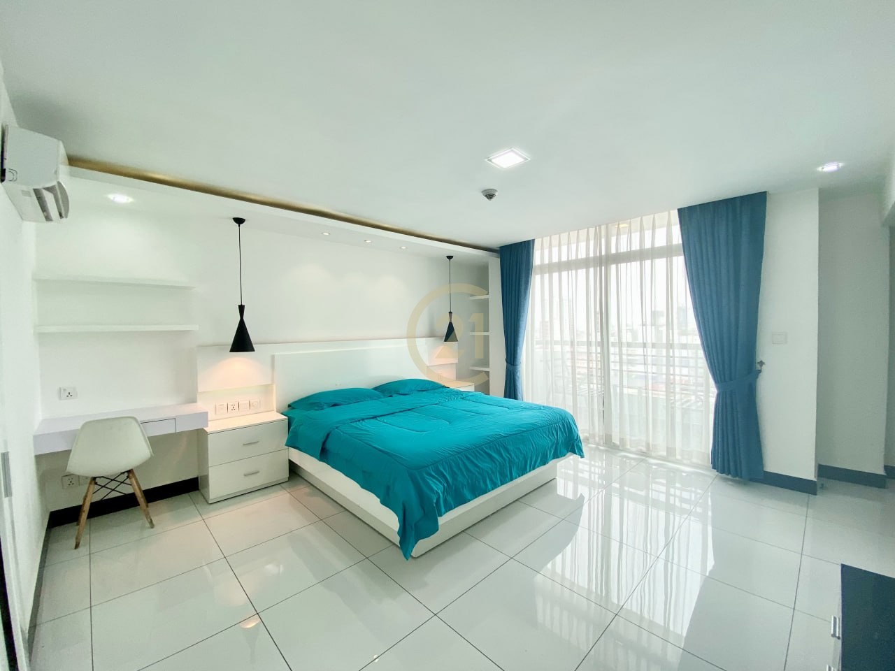 7 MODERN THREE BEDROOM FOR RENT