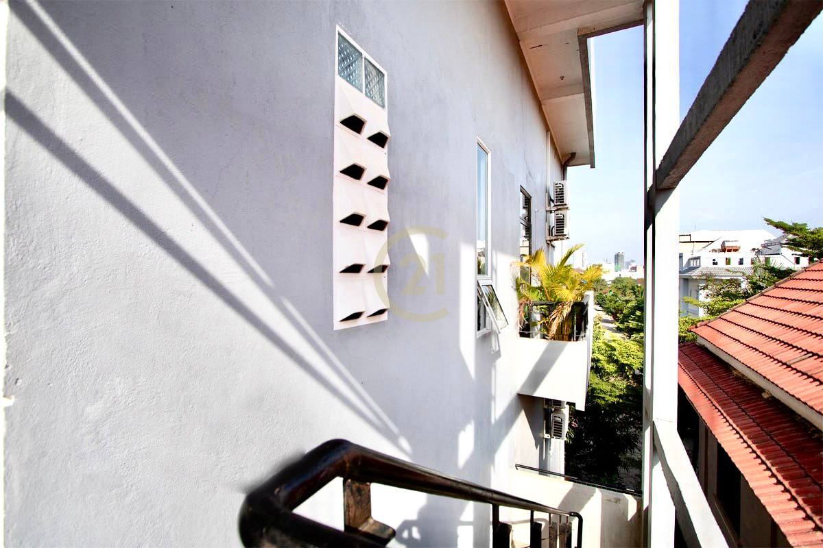 NICE DUPLEX ONE BEDROOM FOR RENT