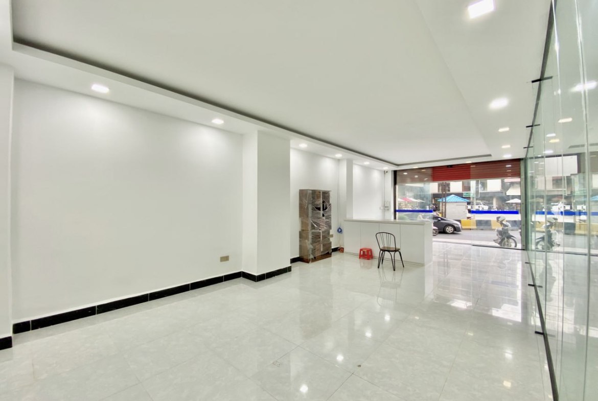Shophouse for rent only $900 per month