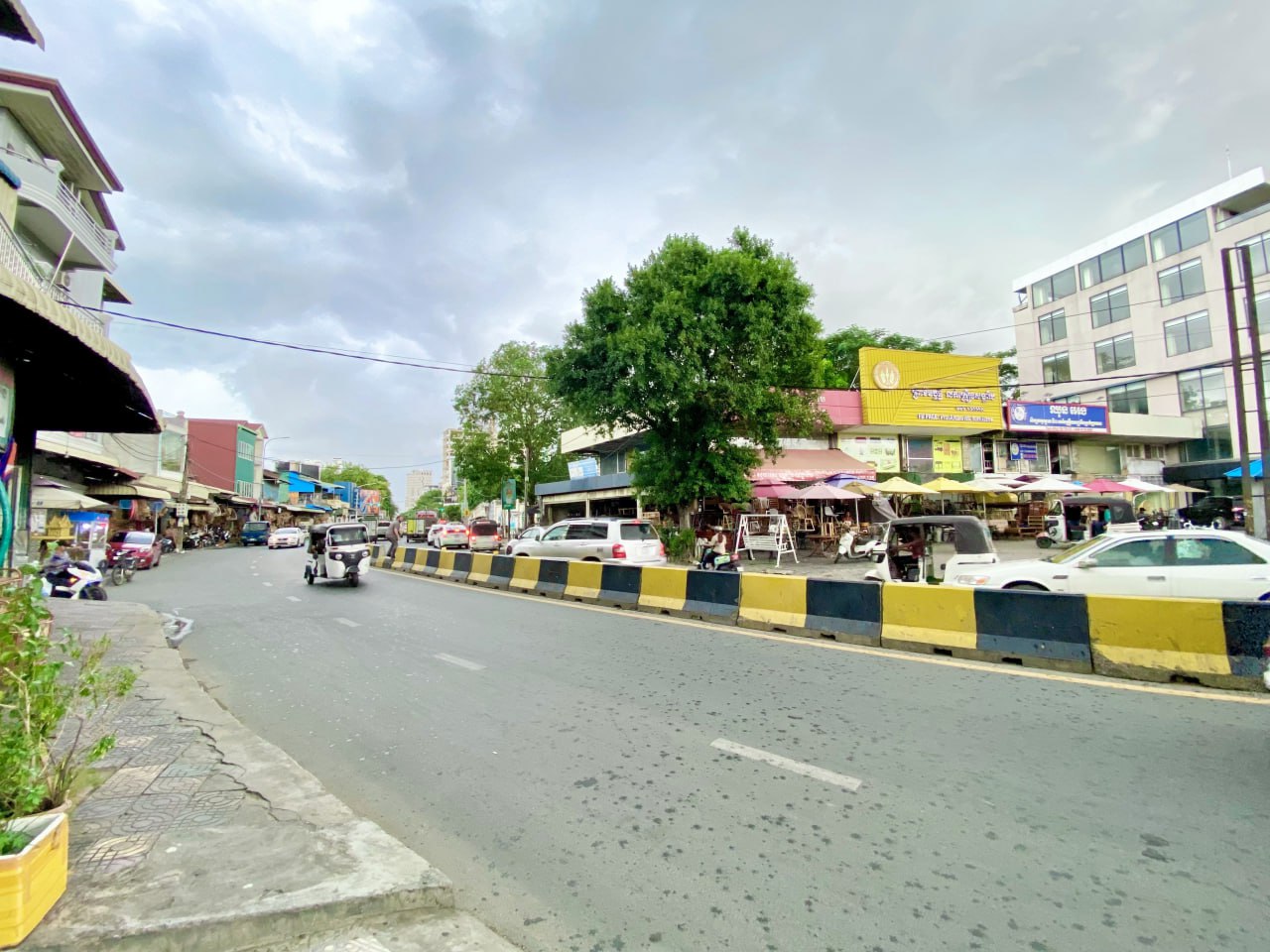 Shophouse for rent only $900 per month