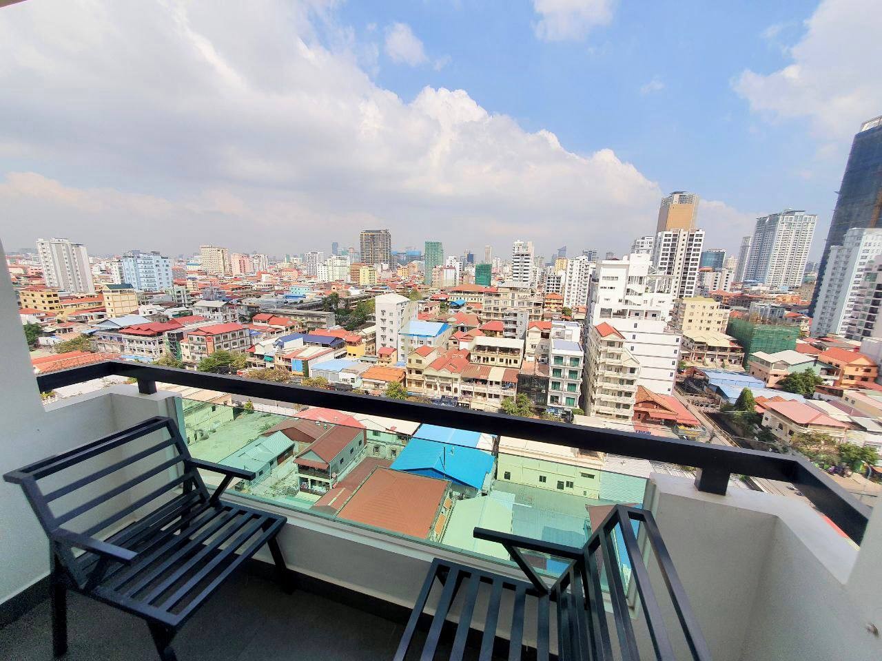 9 MODERN THREE BEDROOM FOR RENT