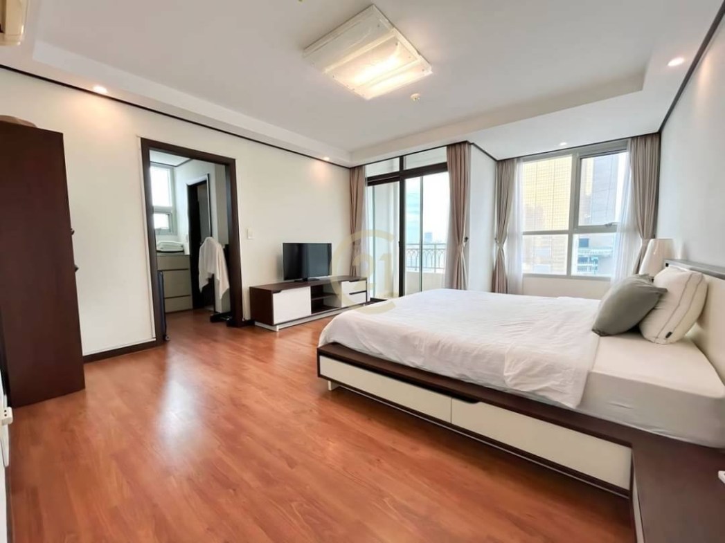 Lucky Condo 3+1 Bedrooms BKK1 With Fully Furnished