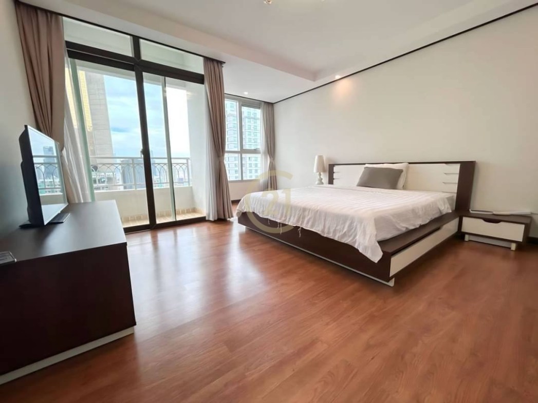Lucky Condo 3+1 Bedrooms BKK1 With Fully Furnished
