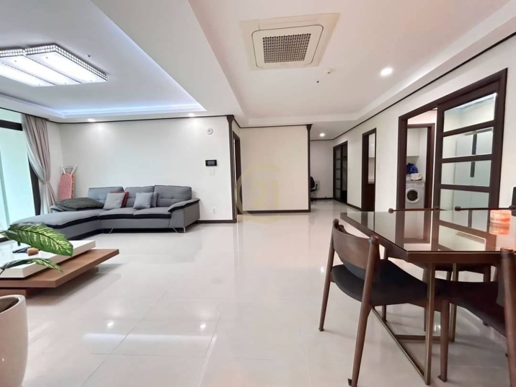 Lucky Condo 3+1 Bedrooms BKK1 With Fully Furnished