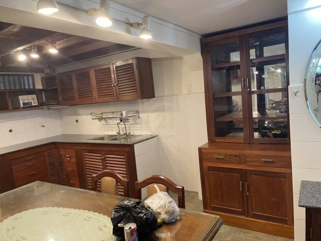 For lease: 2-bedroom shophouse situated in the prestigious BKK3 area