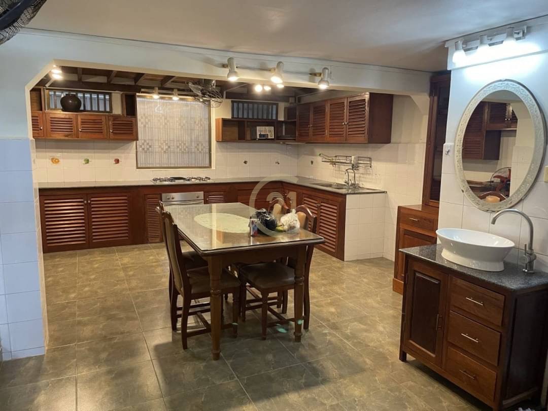 For lease: 2-bedroom shophouse situated in the prestigious BKK3 area