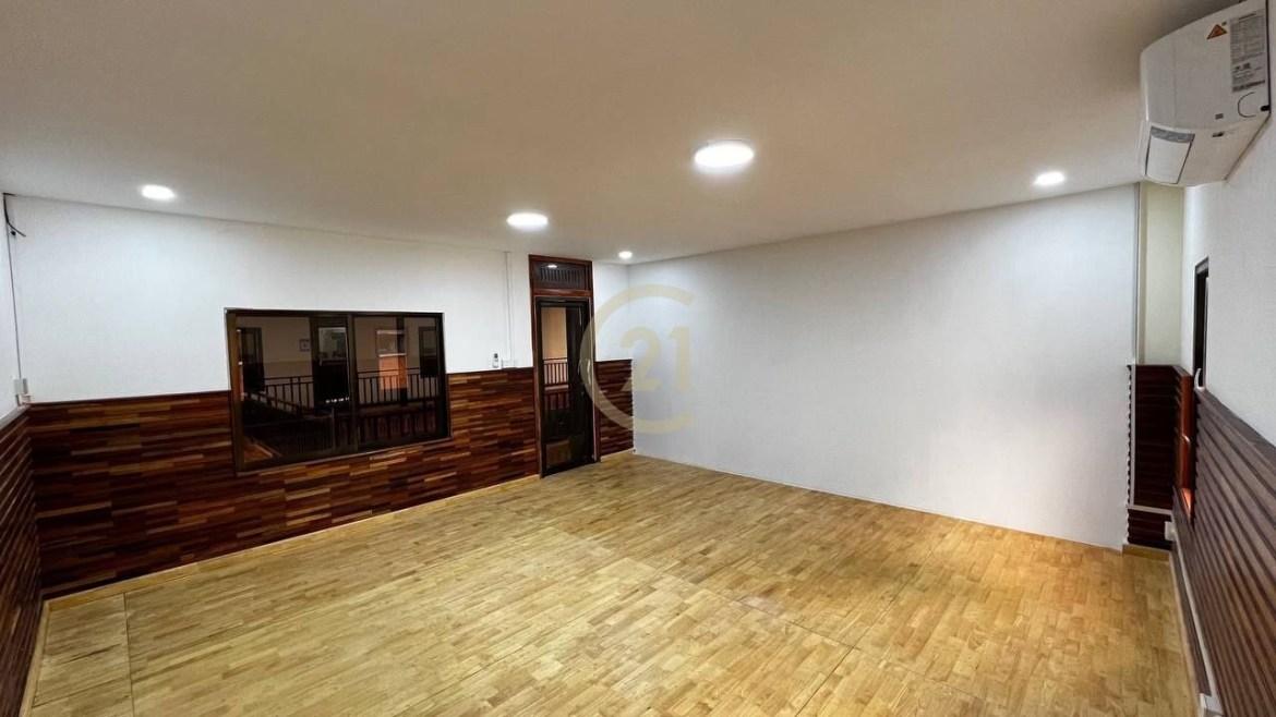 Office space for rent with fully furnished