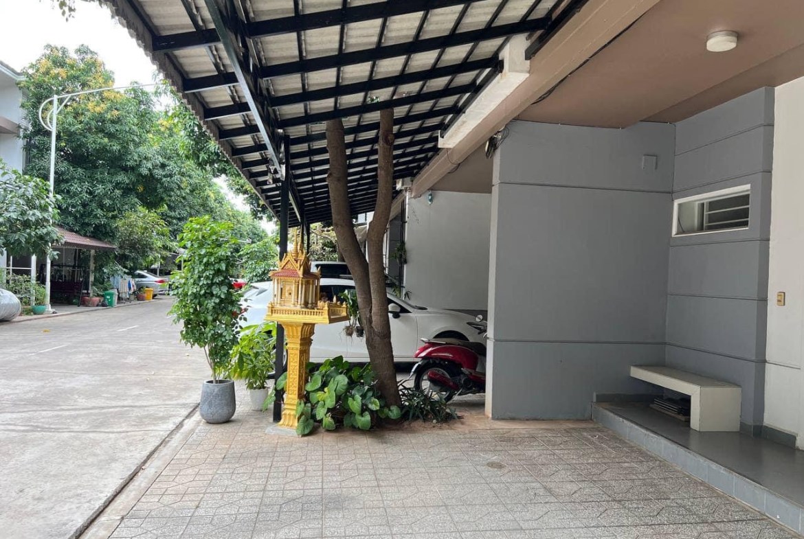 Nice villa for rent at Peng hout