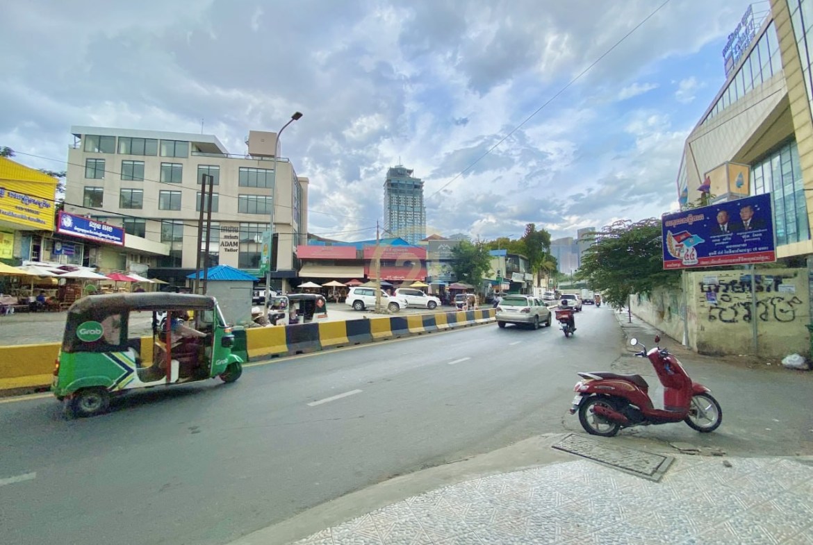 Shophouse for rent only $900 per month
