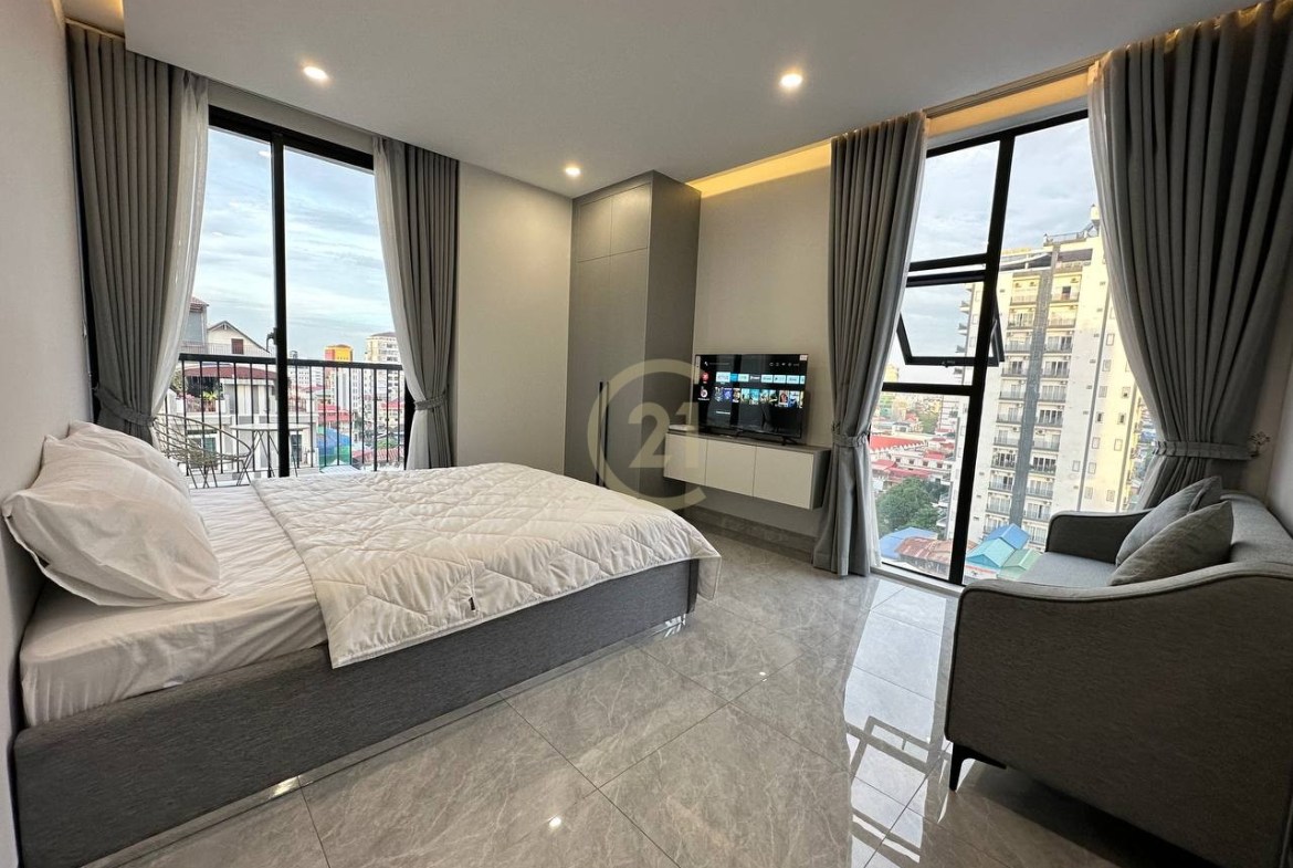 Nice big studio room for rent at TTP
