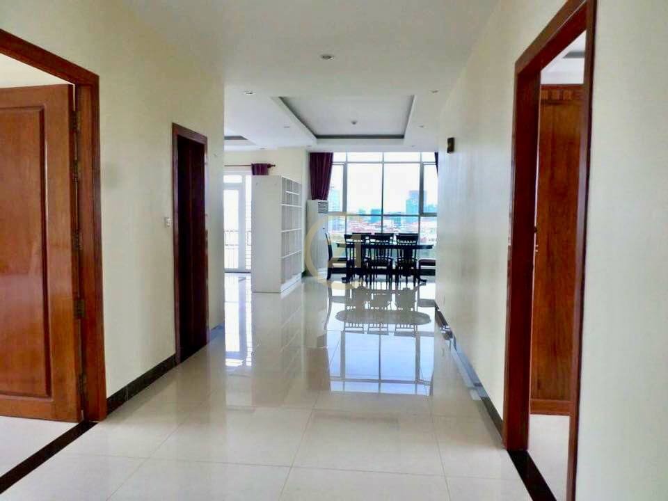 Precious three bedrooms for rent in BKK3