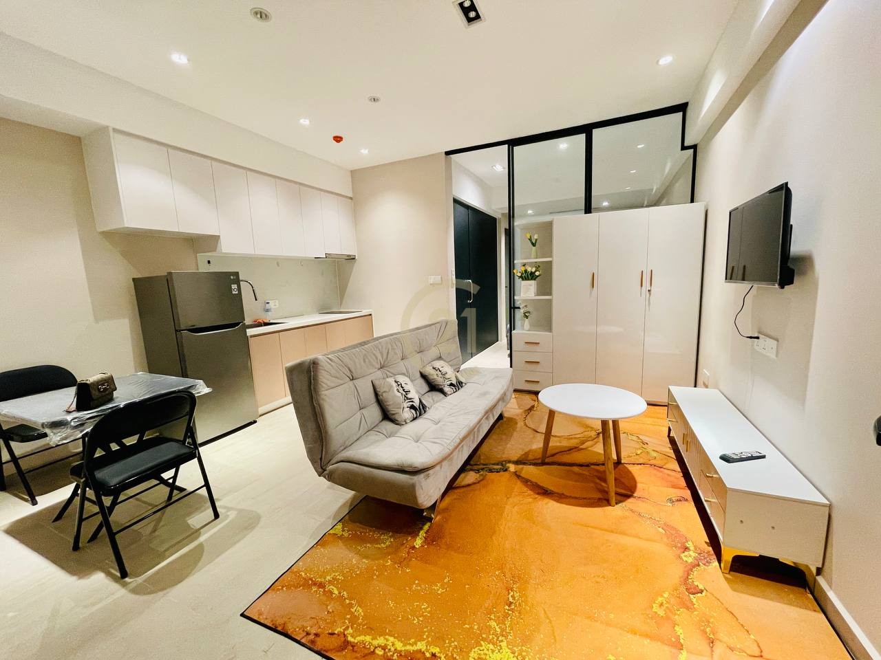 One bedroom luxury condo for rent