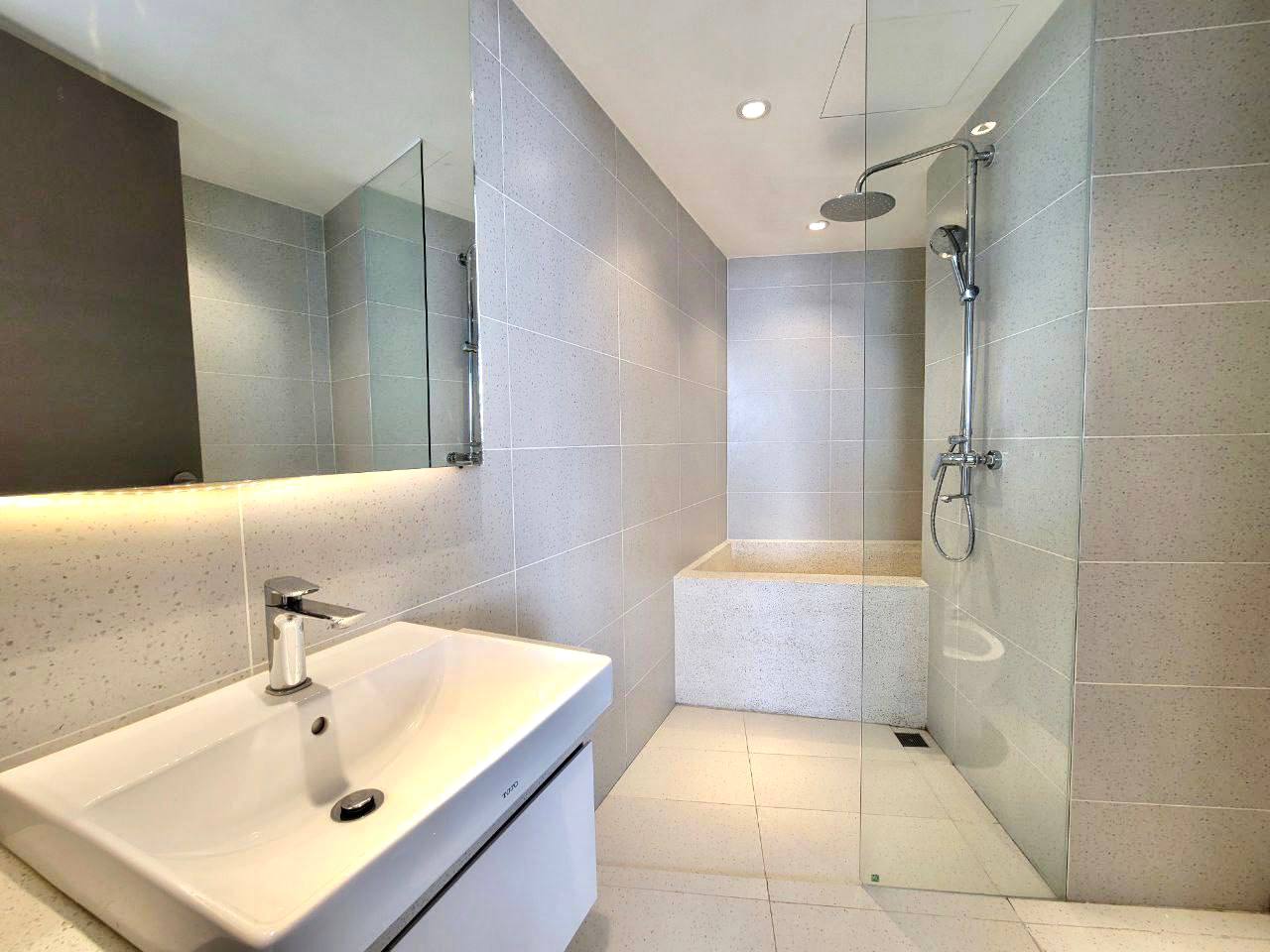 0 BEAUTIFUL ONE BEDROOM FOR RENT