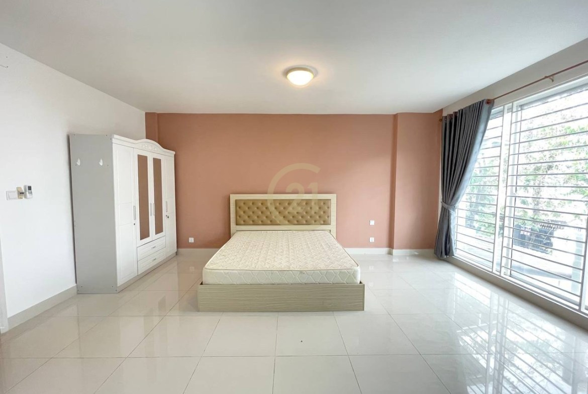 Villa for rent at Peng Hout Berng snao with fully furniture