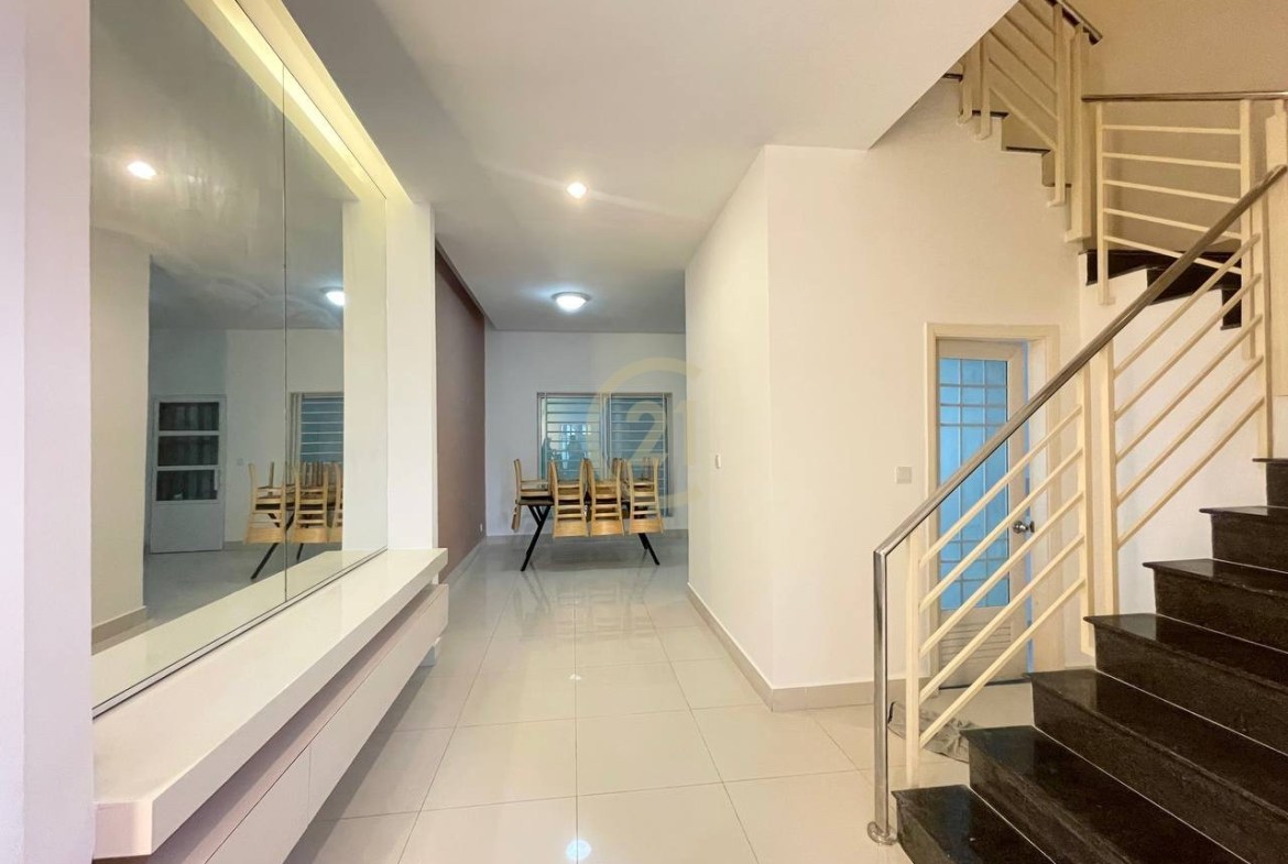 Villa for rent at Peng Hout Berng snao with fully furniture