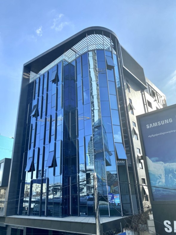 NICE OFFICE SPACE FOR RENT