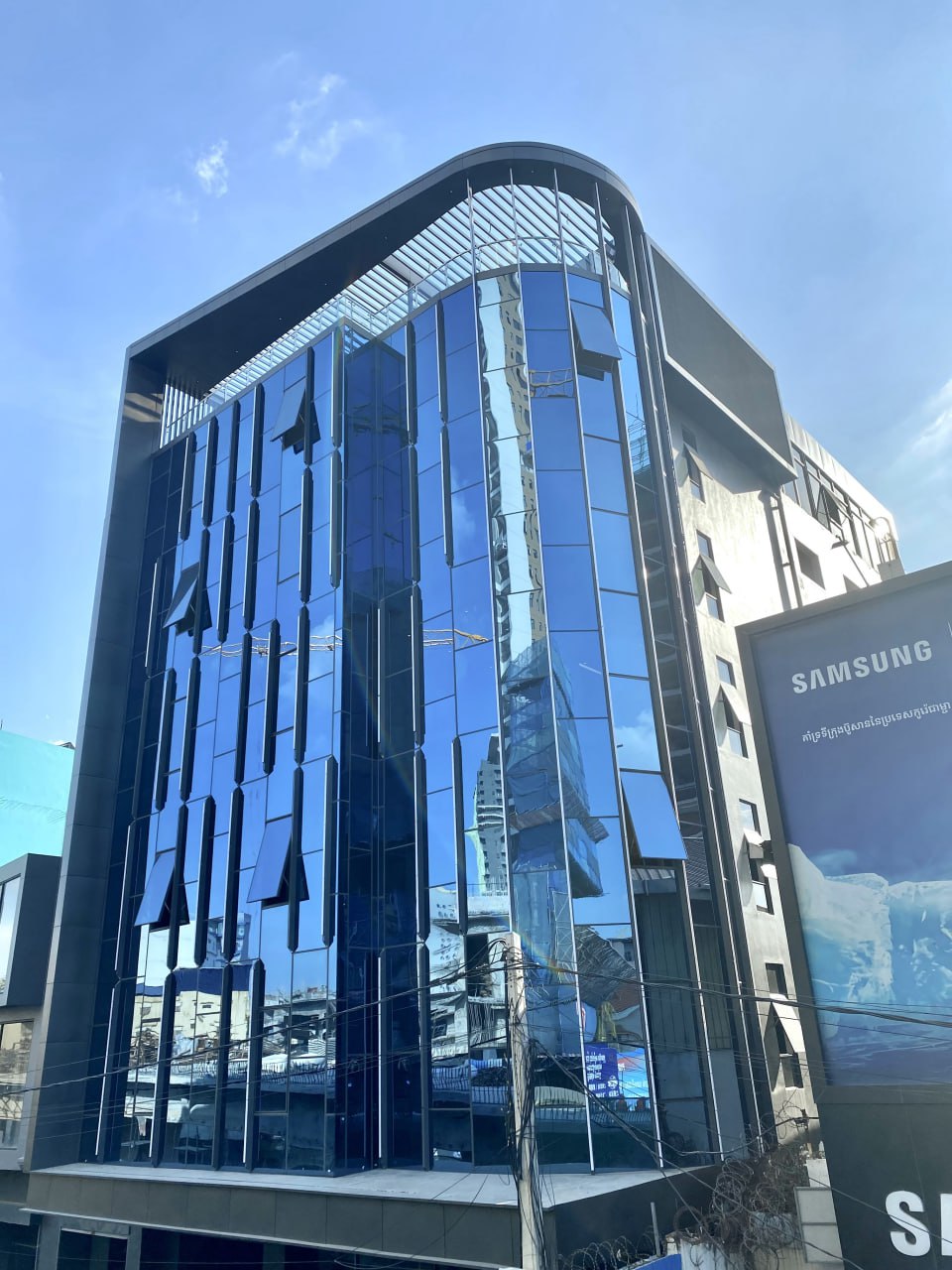 1 NICE OFFICE SPACE FOR RENT