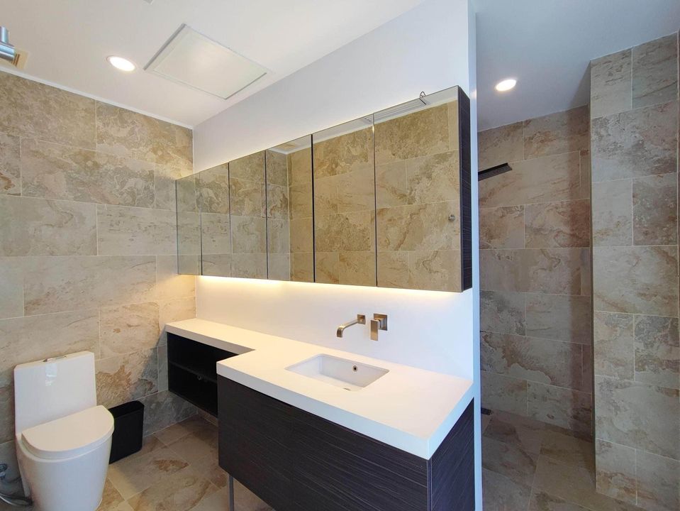 1 LUXERY PENTHOUSE FOR RENT