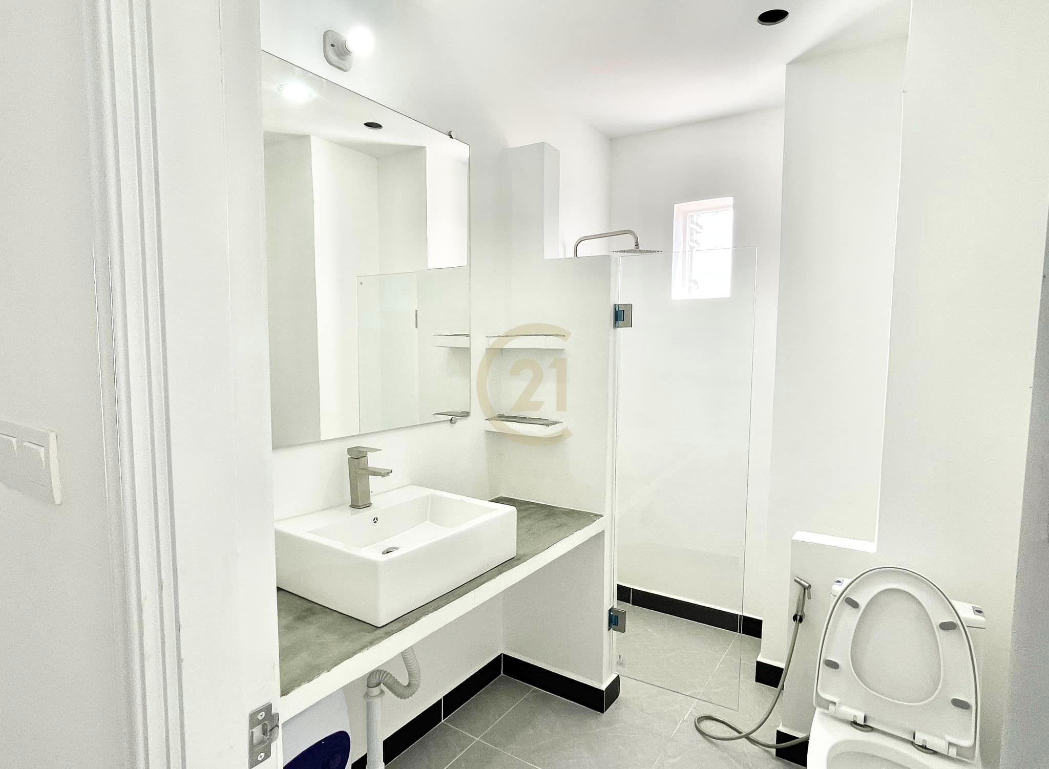 12 BRAND NEW ONE BEDROOM FOR RENT