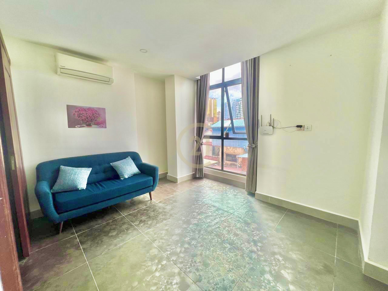 Two bedrooms takes 2min to  independence monument