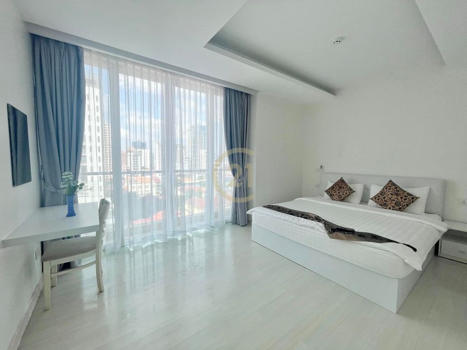 LUXERY THREE BEDROOM FOR RENT