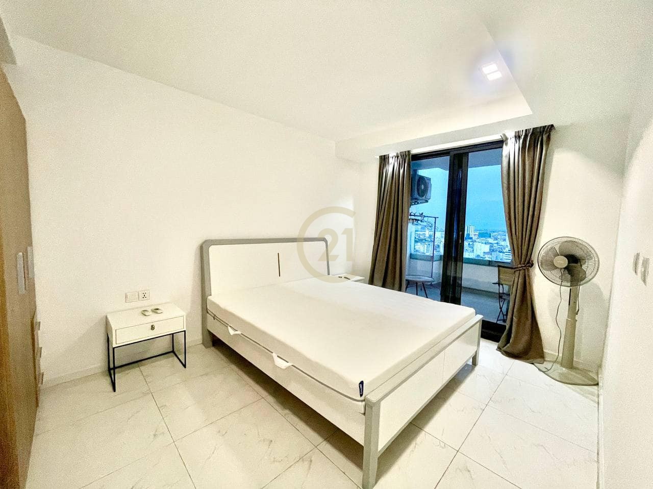 2 MODERN ONE BEDROOM FOR RENT