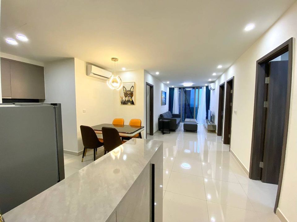 4 LUXERY THREE BEDROOM FOR RENT
