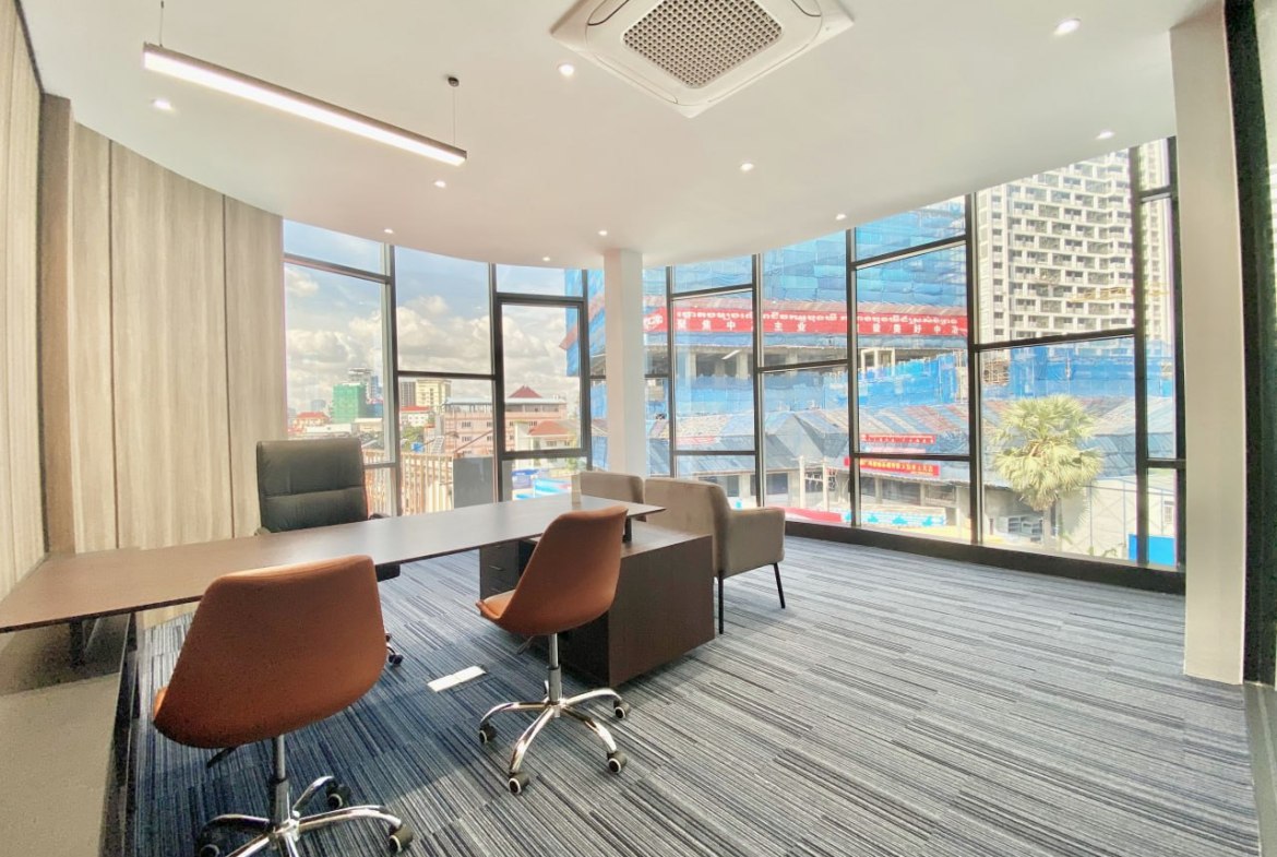 NICE OFFICE SPACE FOR RENT