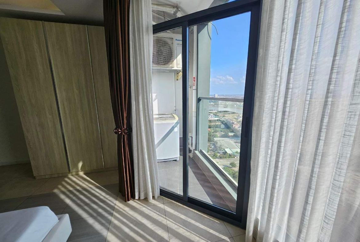 New Studio At Penthouse Serviced Apartment for lease
