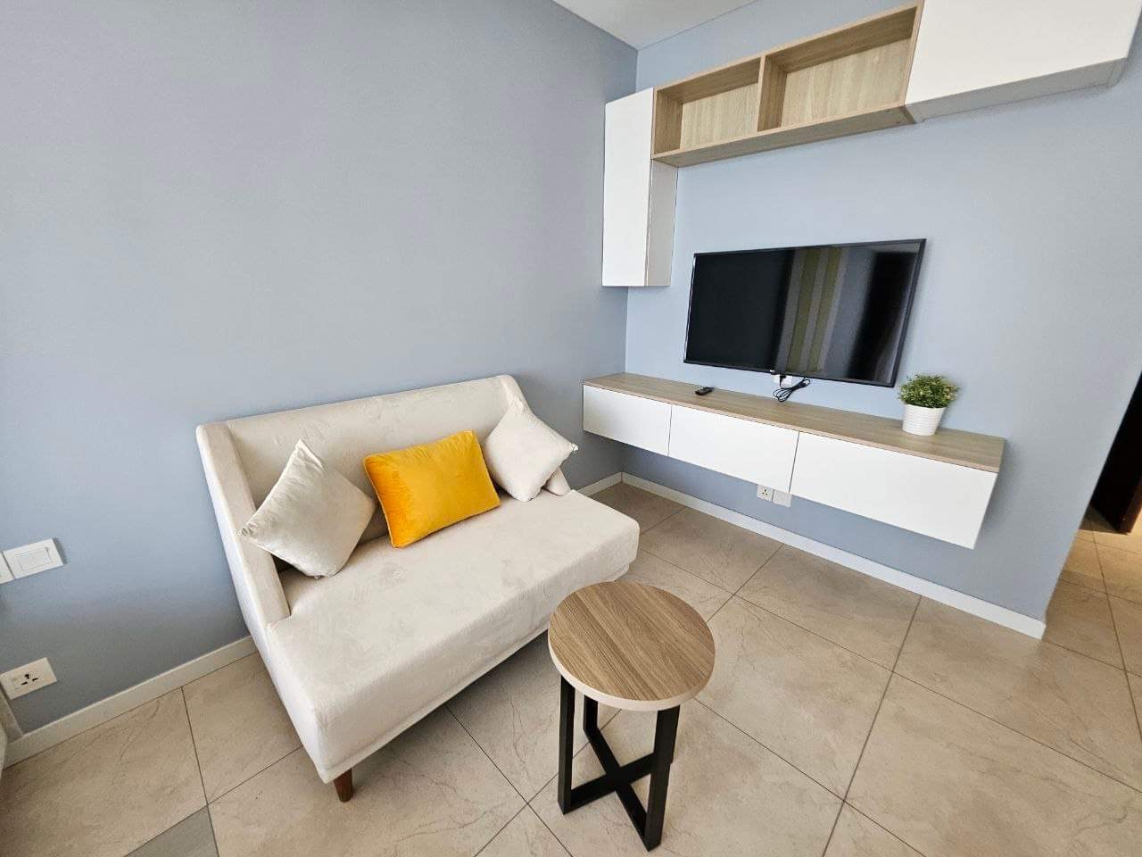 418728470_1989431128124288_4864860656518877956_n New Studio At Penthouse Serviced Apartment for lease
