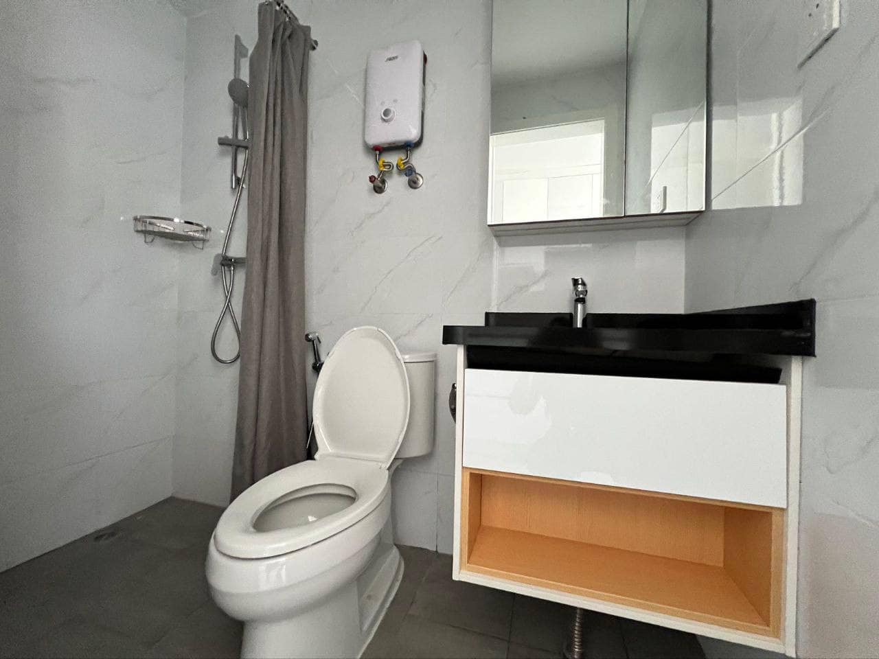 5 NICE ONE BEDROOM FOR RENT