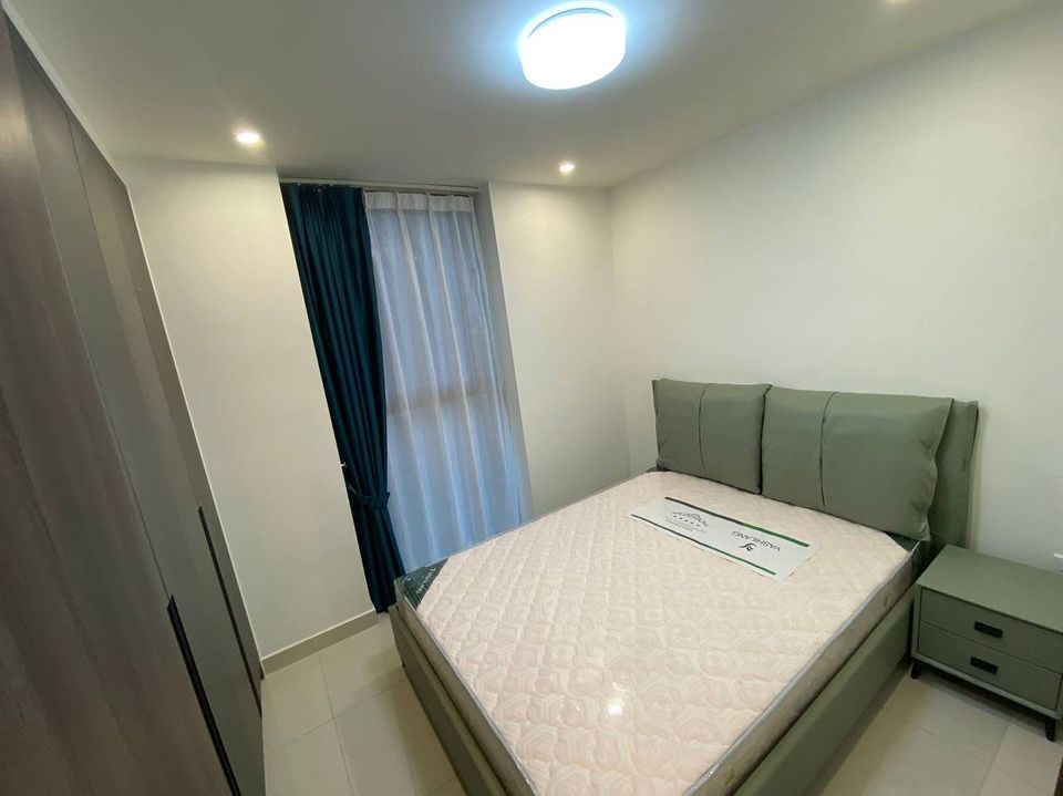 6 LUXERY THREE BEDROOM FOR RENT