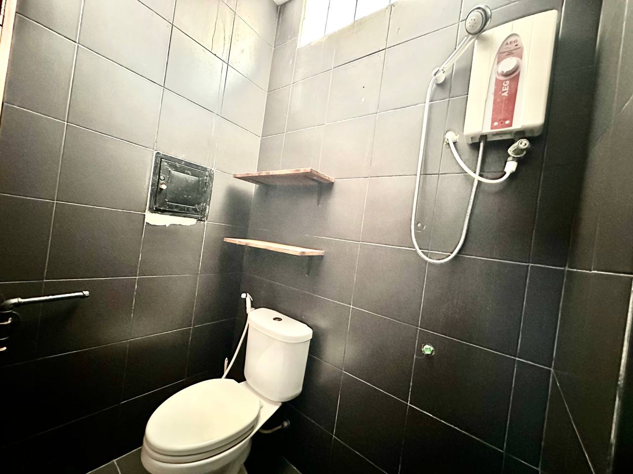 6 CLASSIC ONE BEDROOM FOR RENT