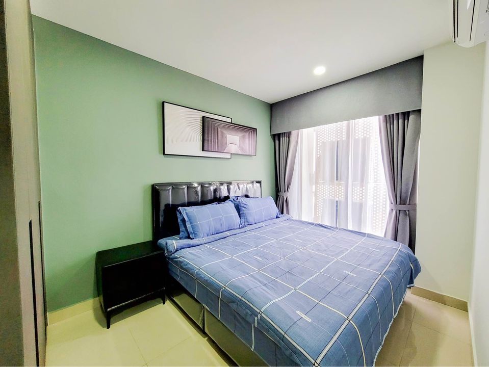 6 LUXERY THREE BEDROOM FOR RENT