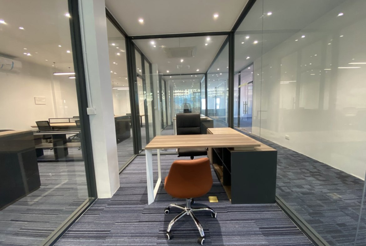 NICE OFFICE SPACE FOR RENT