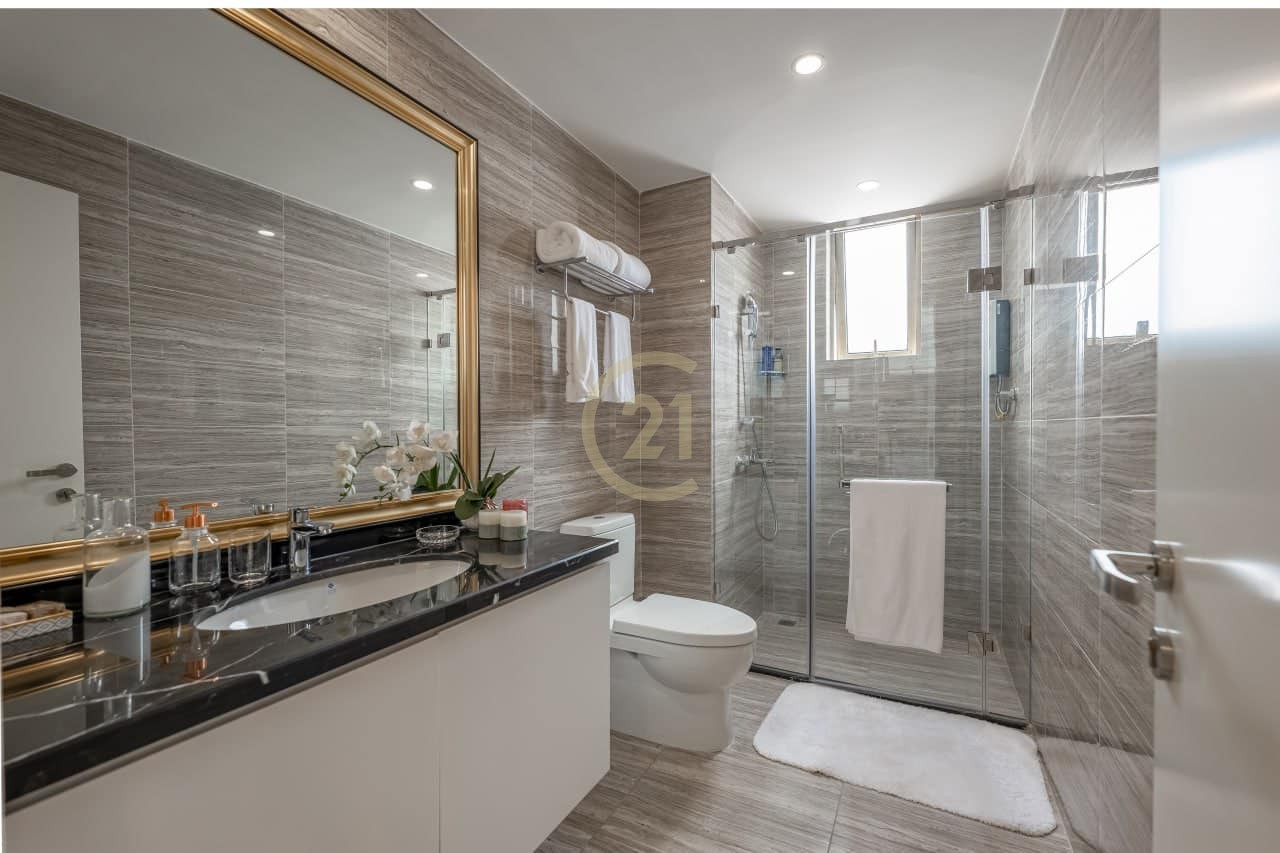 6 LUXERY TWO BEDROOM FOR RENT