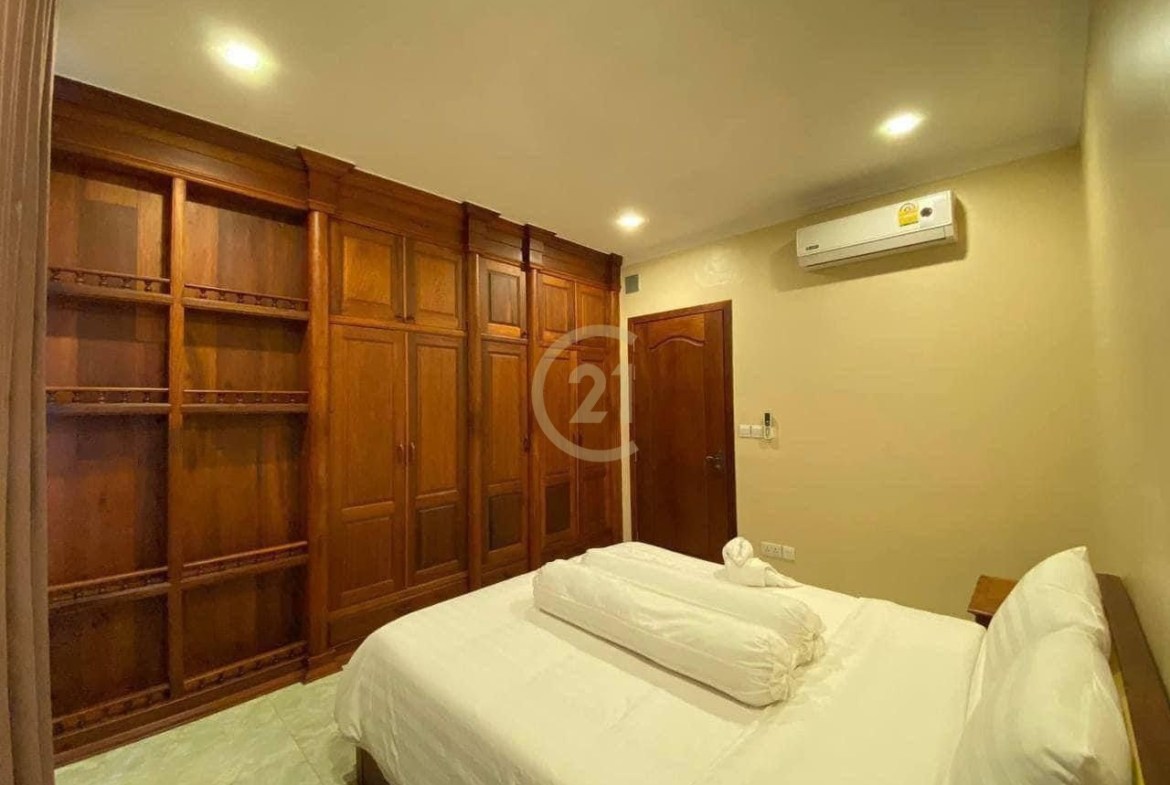 CLASSIC TWO BEDROOM FOR RENT