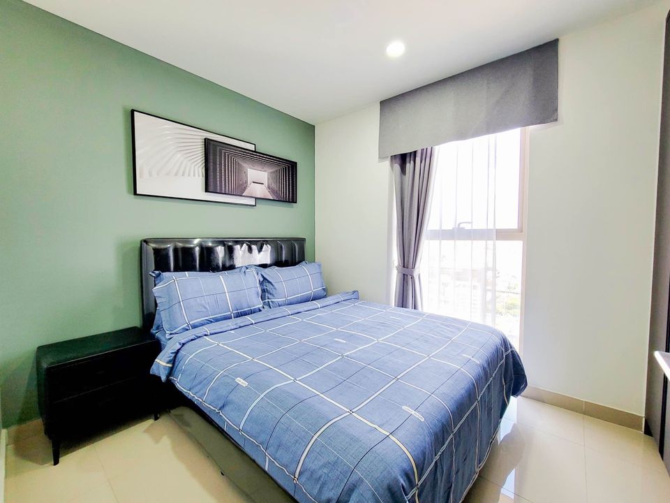 7 LUXERY THREE BEDROOM FOR RENT