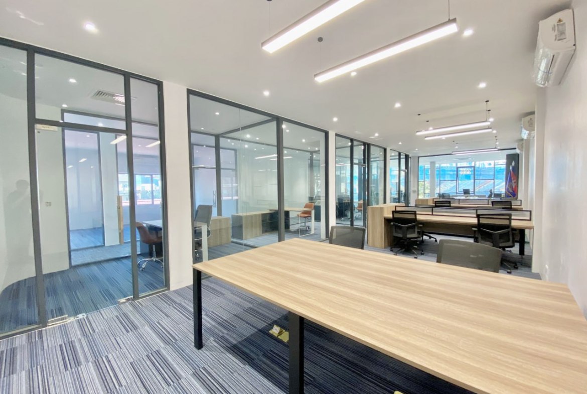 NICE OFFICE SPACE FOR RENT