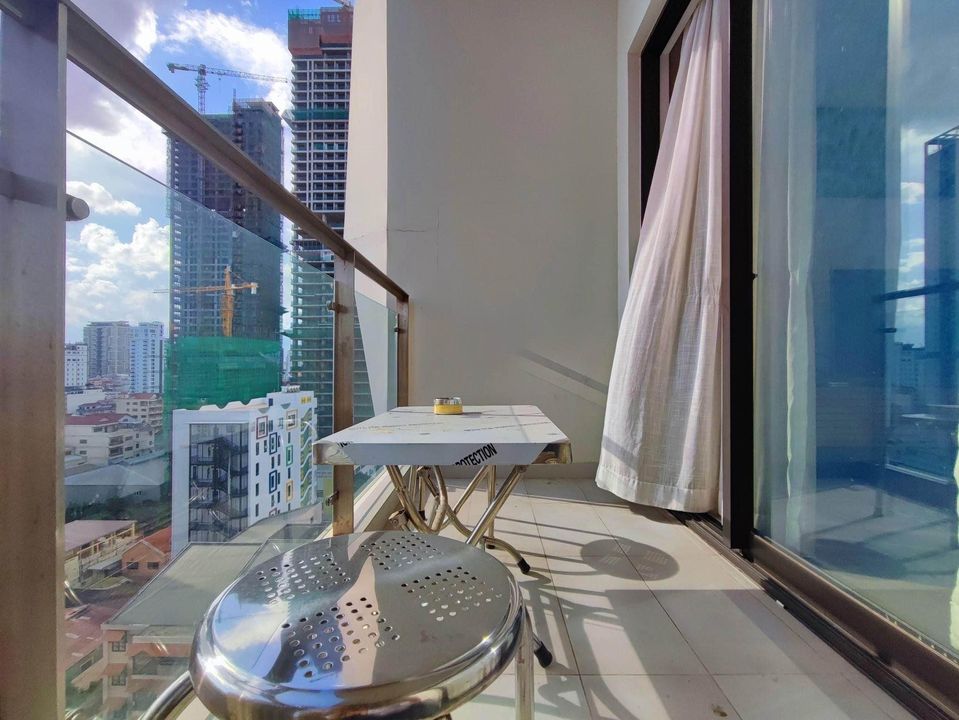 8 MODERN ONE BEDROOM FOR RENT