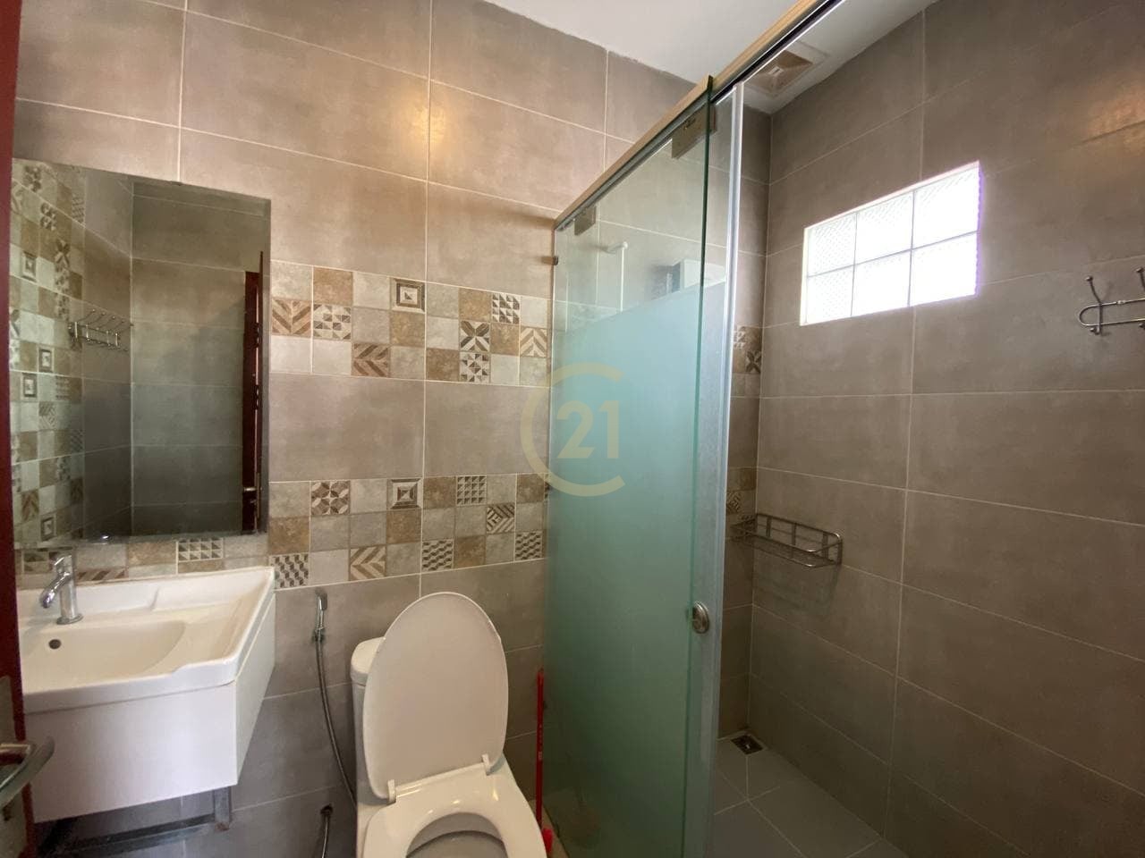 CLASSIC TWO BEDROOM FOR RENT